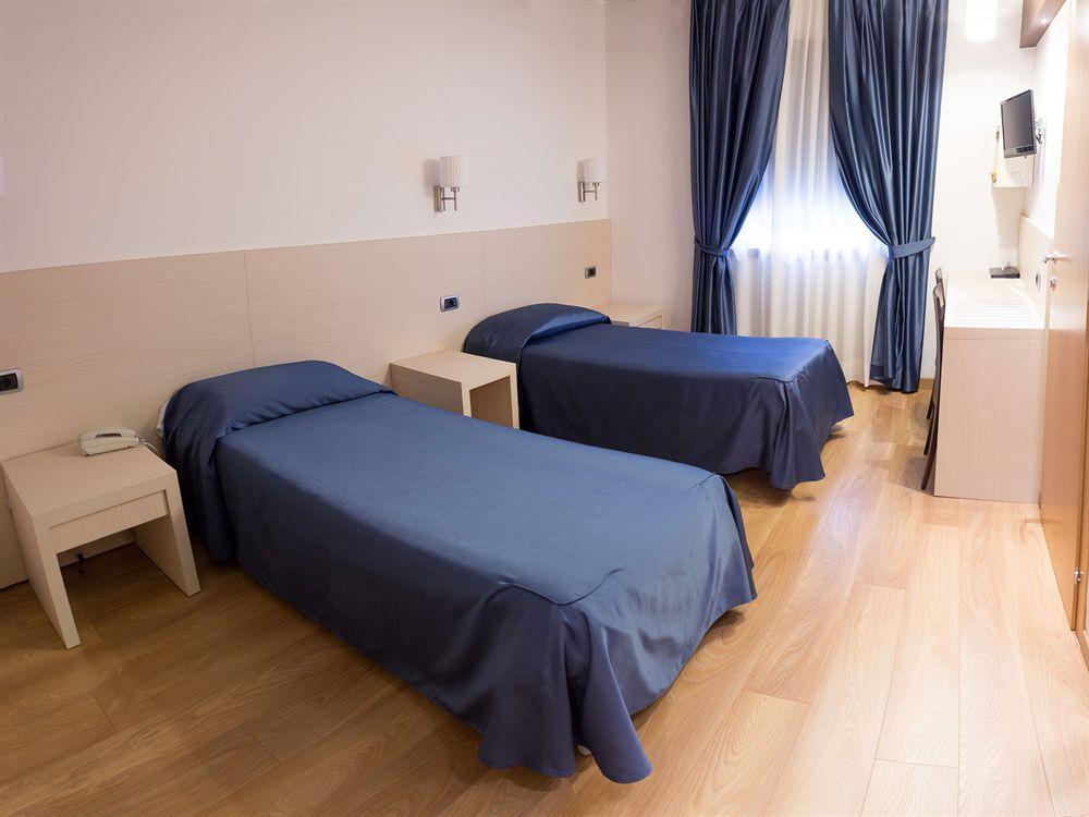 Sam Hotel 3*