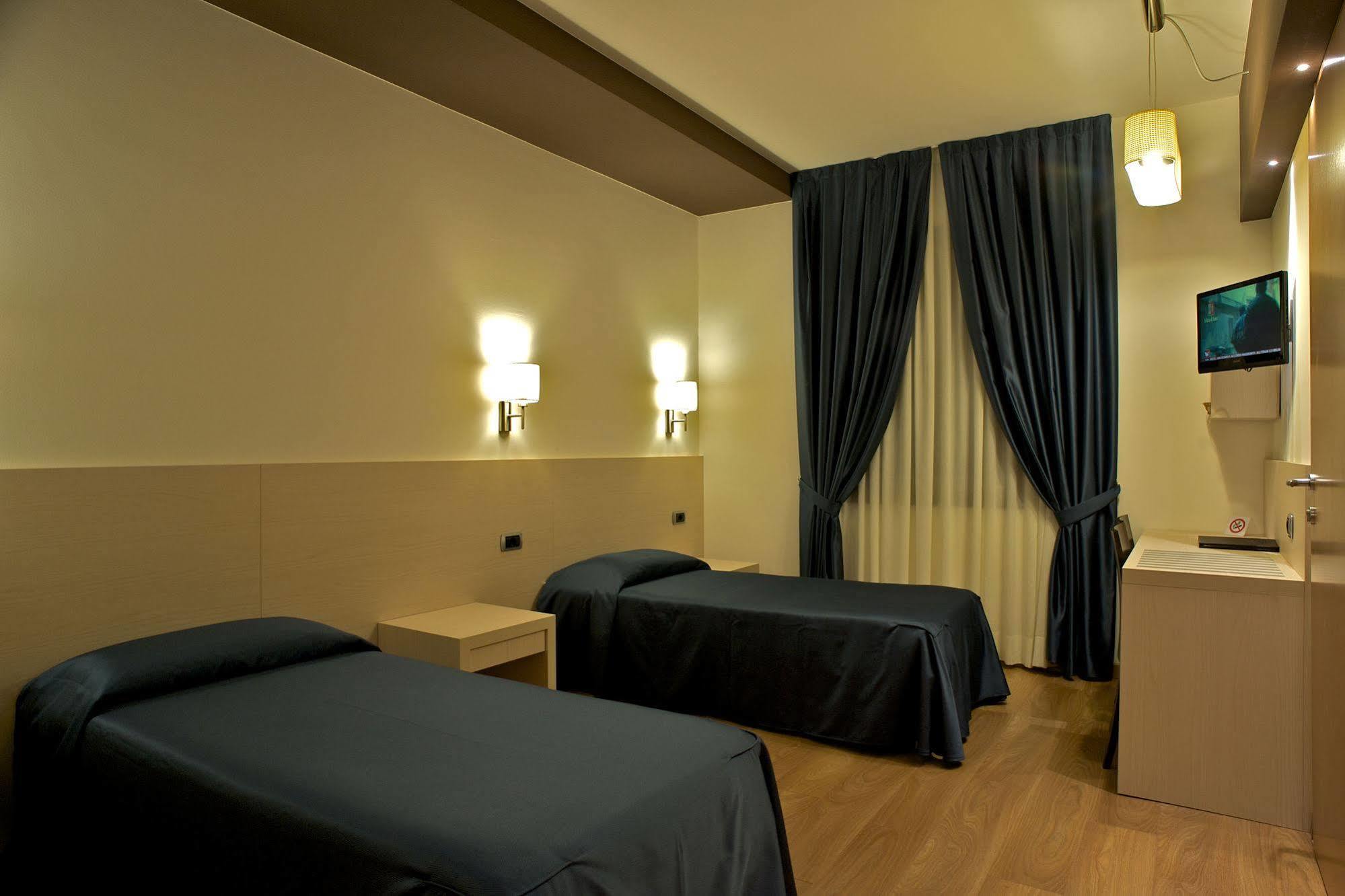 Sam Hotel