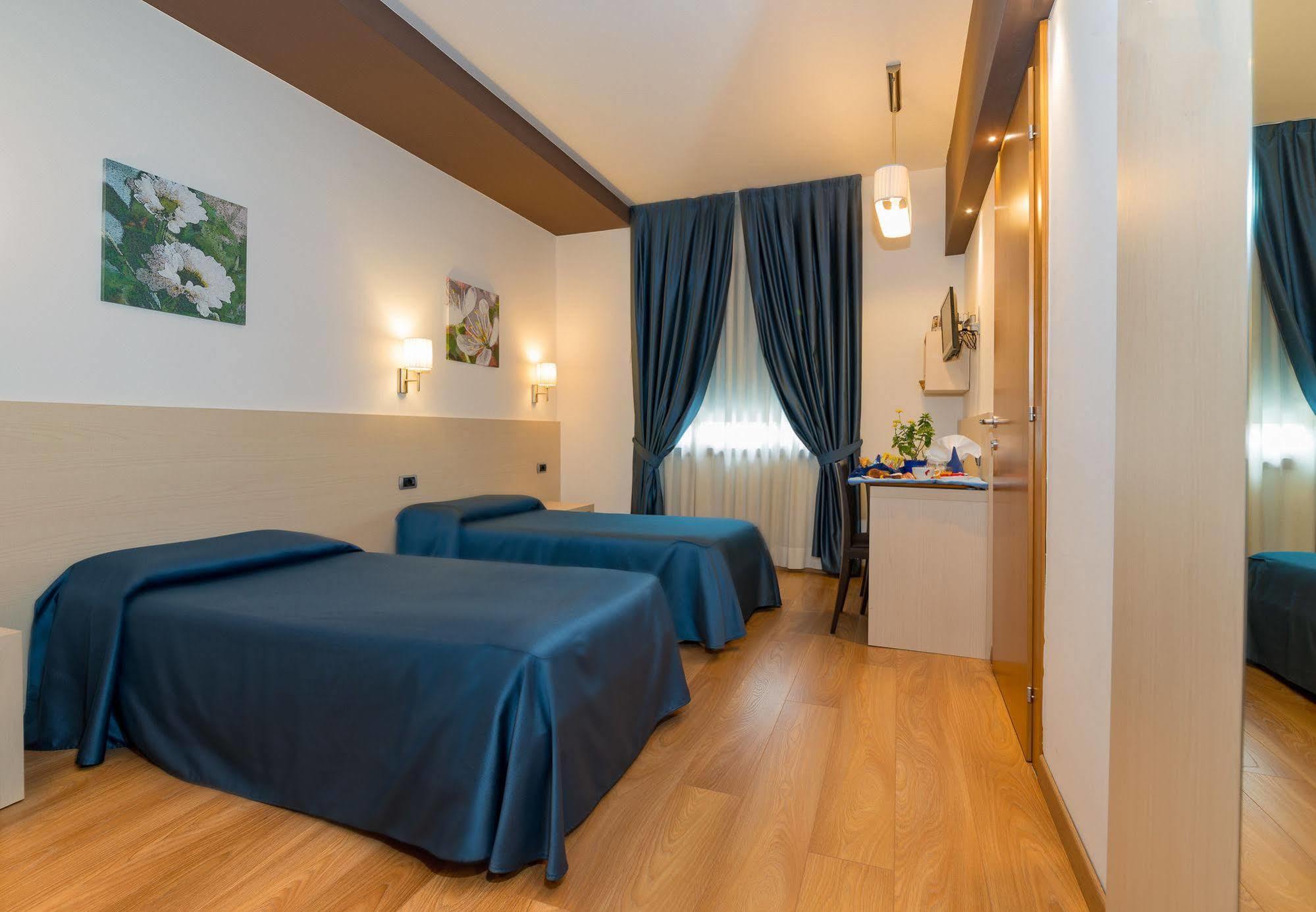 Sam Hotel 3*