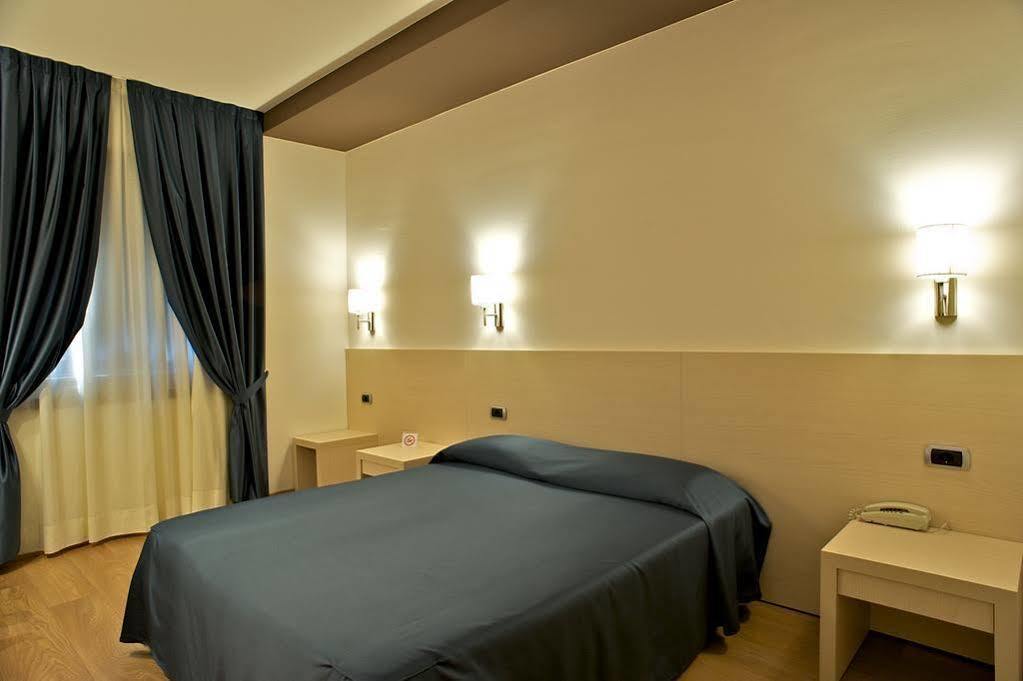 Sam Hotel 3*